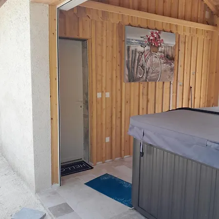 Love hotel Chambre-spa De La Truffière Bertric-Burée